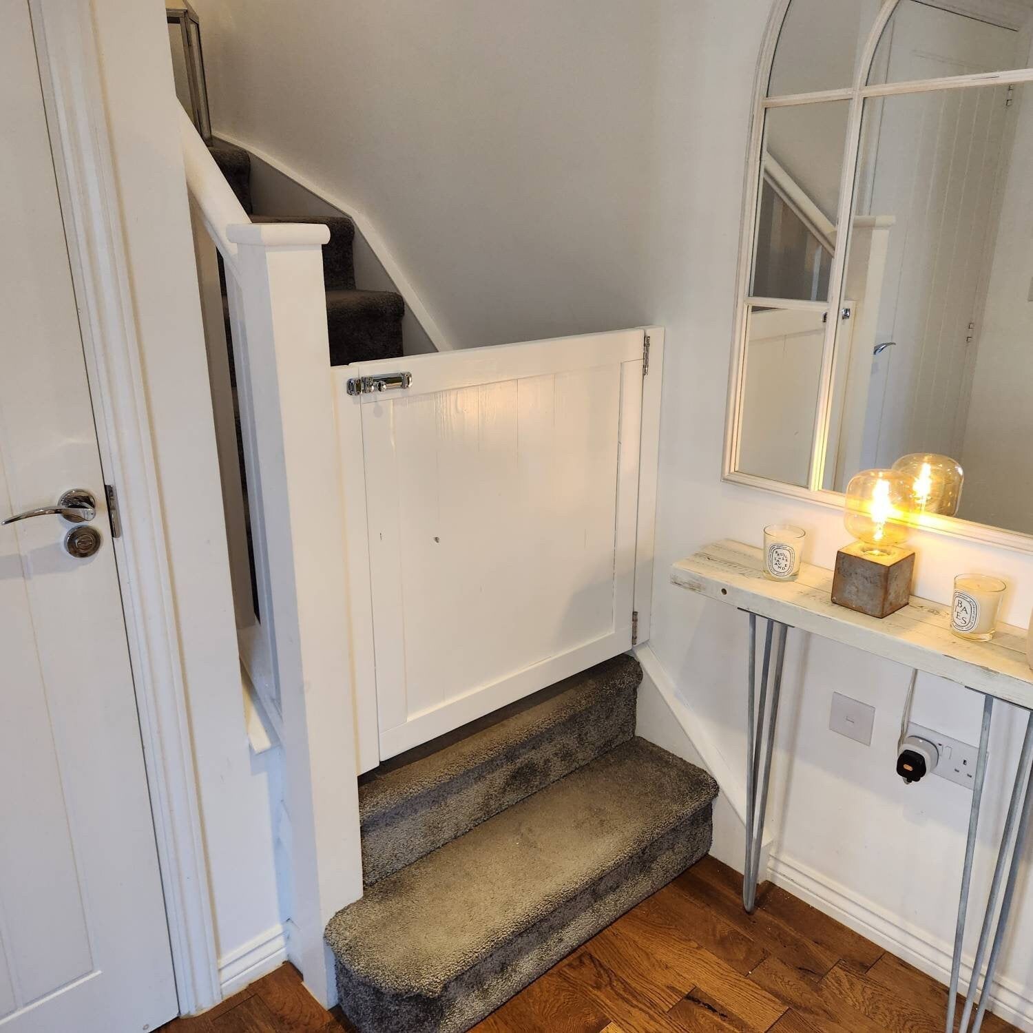Cottage Stair Gate – Rustic Riley Stair Gates